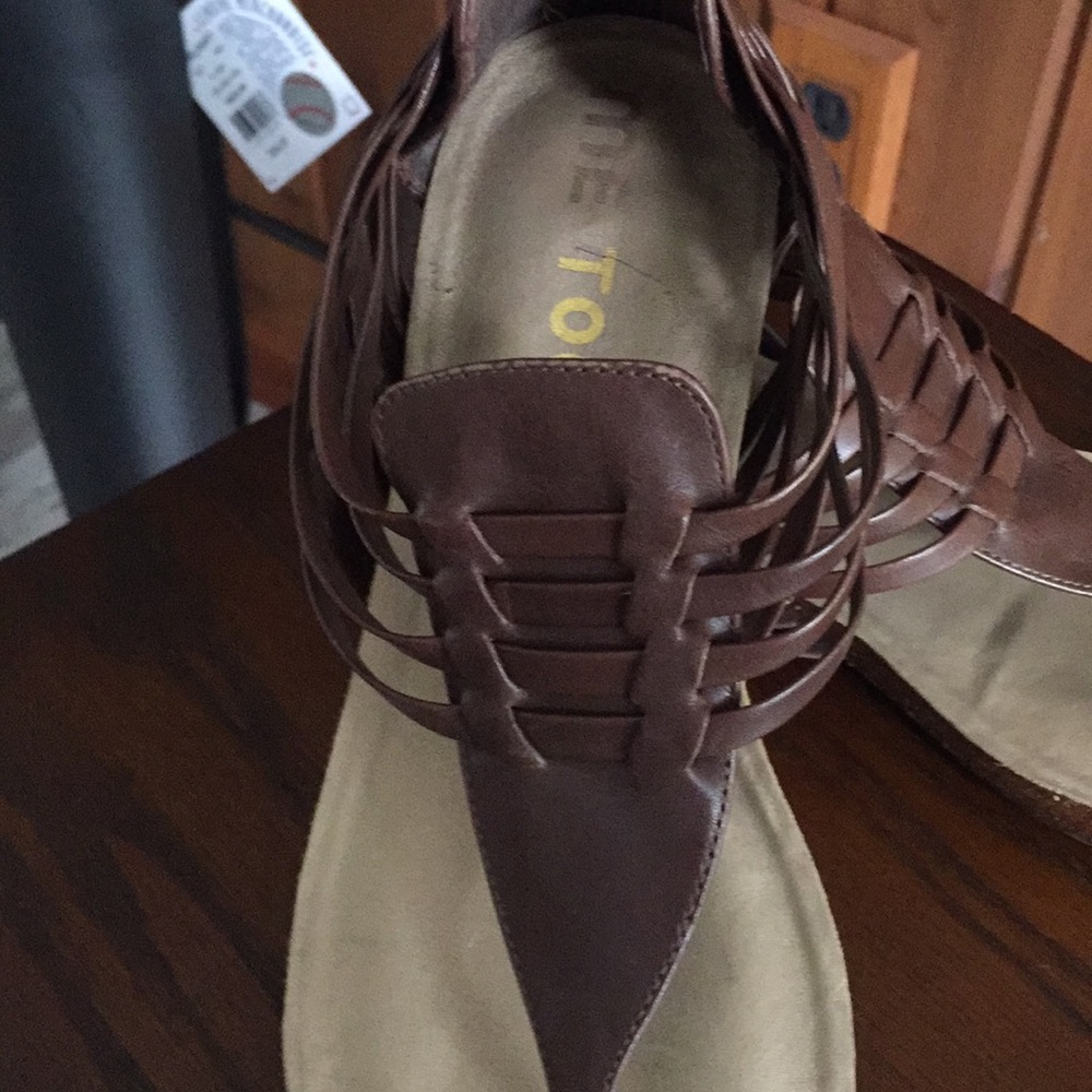 Sandals - Picture 4 of 4